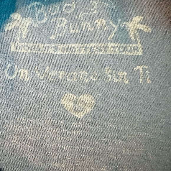 Bad Bunny Blue Graphic Unisex Tee 2022 World’s Hottest Tour - Picture 3 of 8